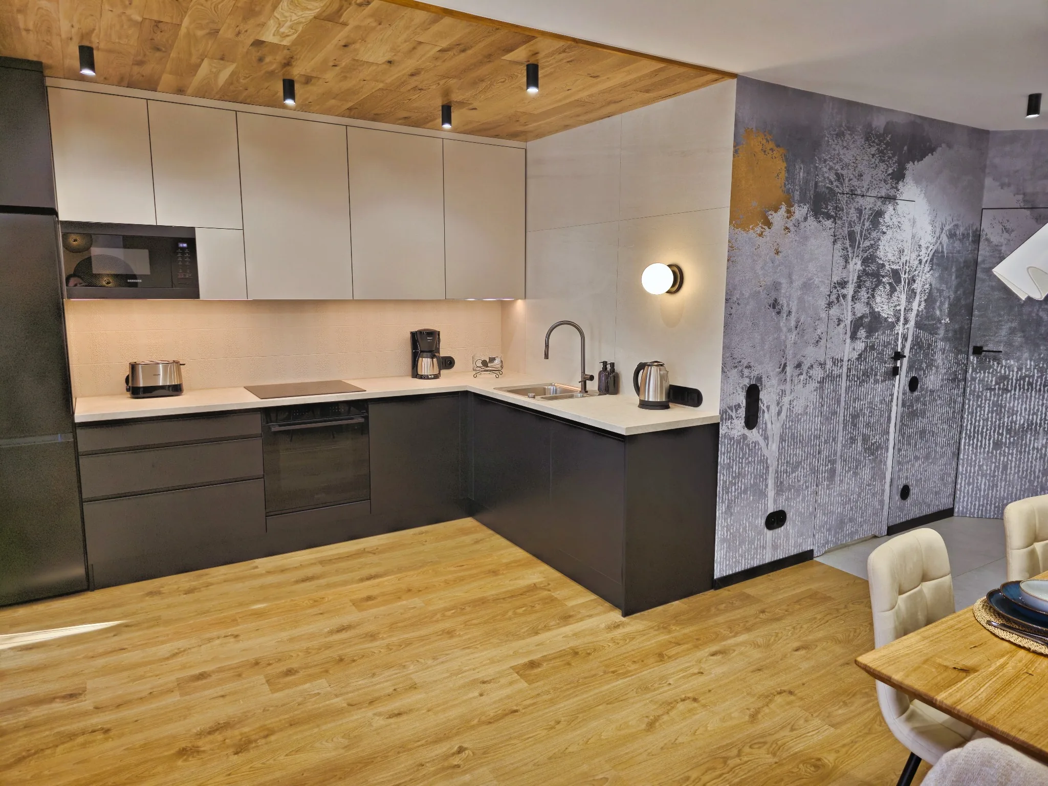 Nowoczesna kuchnia w apartamencie Mountain Lotus Zakopane
